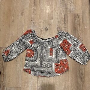 Chic Women's Red and Black crop top